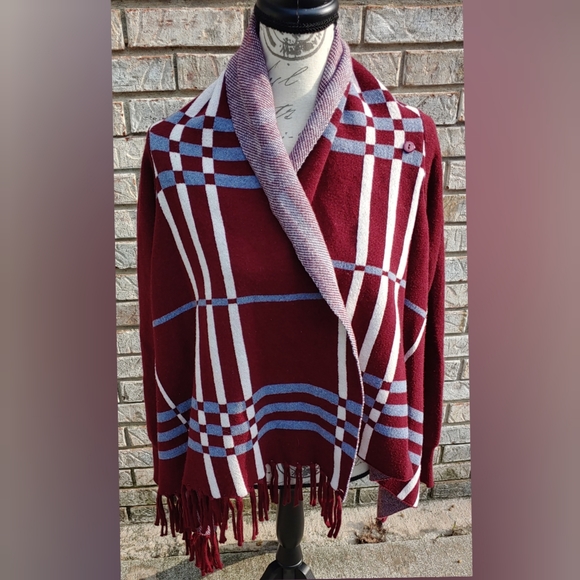 ✨Cuddle Up✨Venus Plaid Fringe Wrap Cardigan Sweater Burgundy Grey Cream S - Picture 2 of 8